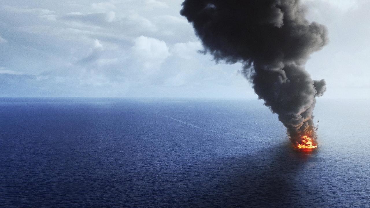 Deepwater Horizon: More v plameňoch