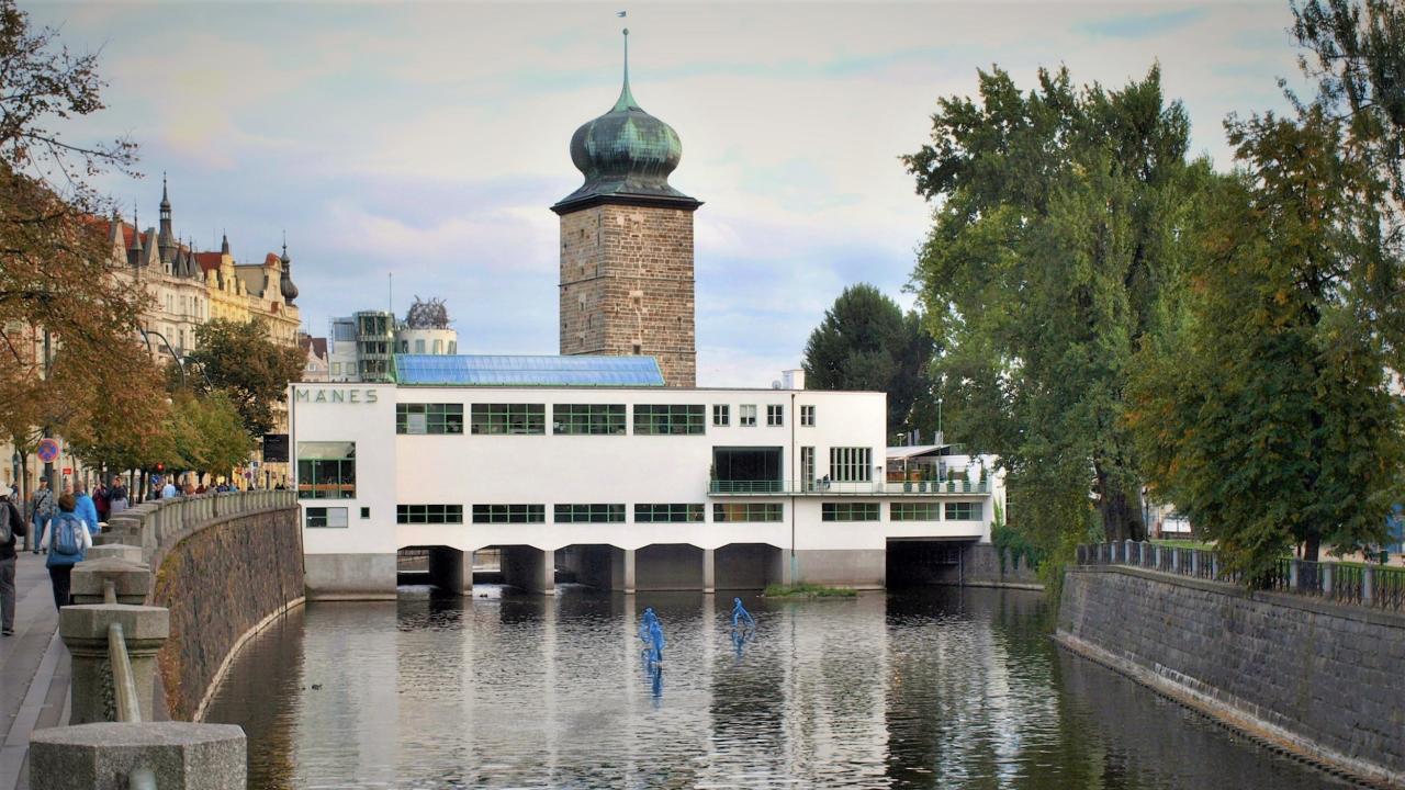 Mánes