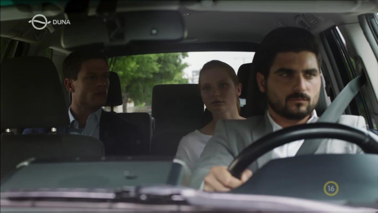 McMafia (TV seriál)
							(festivalový název)