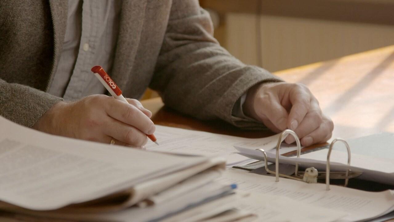 Smrť na úver (S1E1)