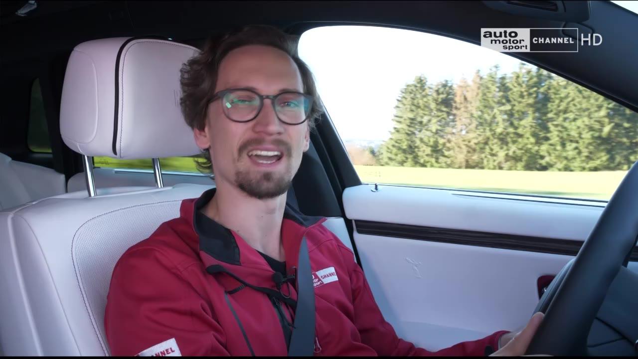Přednost v jízdě: Rolls Royce Ghost